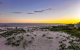 Incrivel apto a 800m da Praia do Forte - Cabo Frio